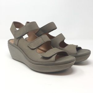 CLARKS Nubuck Wedge Sandal Sage Green Sz 7.5 M